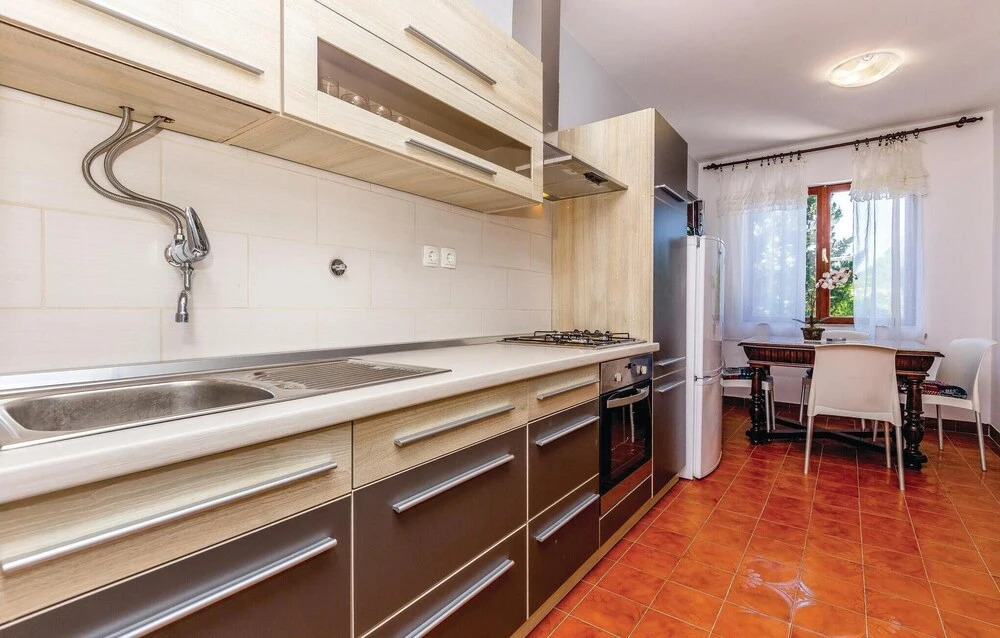 5 Bedroom Awesome Home In Povile