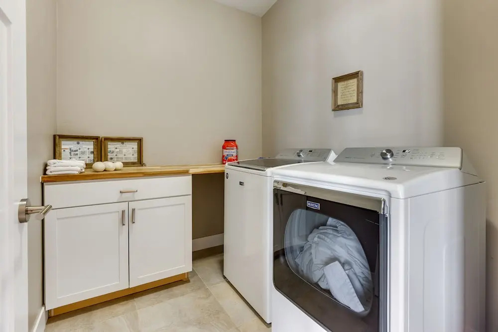 Convenient Fraser Townhome w/ Hot Tub, Near Hikes!