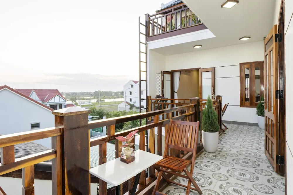 Blue Whale Homestay