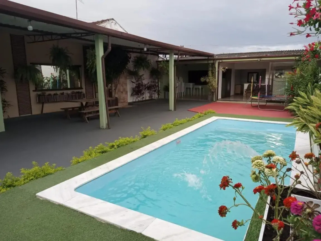 Casa com piscina Caraguatatuba 2