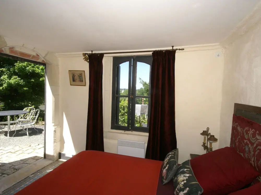 Holiday Home in Amboise With Terrace, Private Garden, BBQ