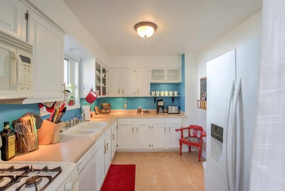 Pet Friendly 1900 Classic 3 Bedroom Value