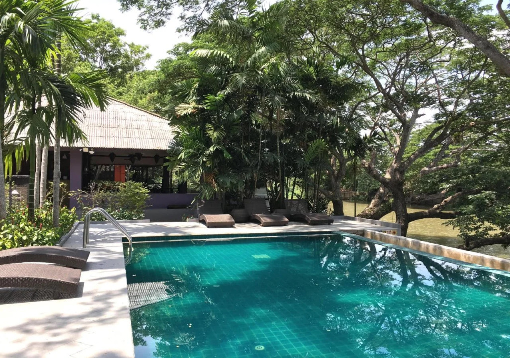 Baan Namping