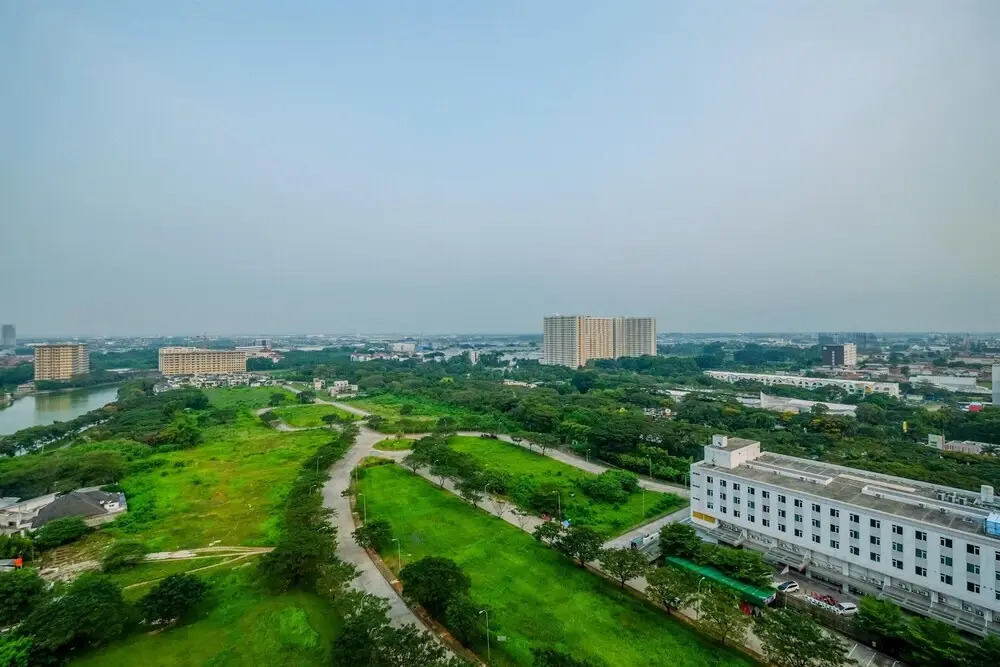 Town View Studio Apartment @ the Oasis Apartment