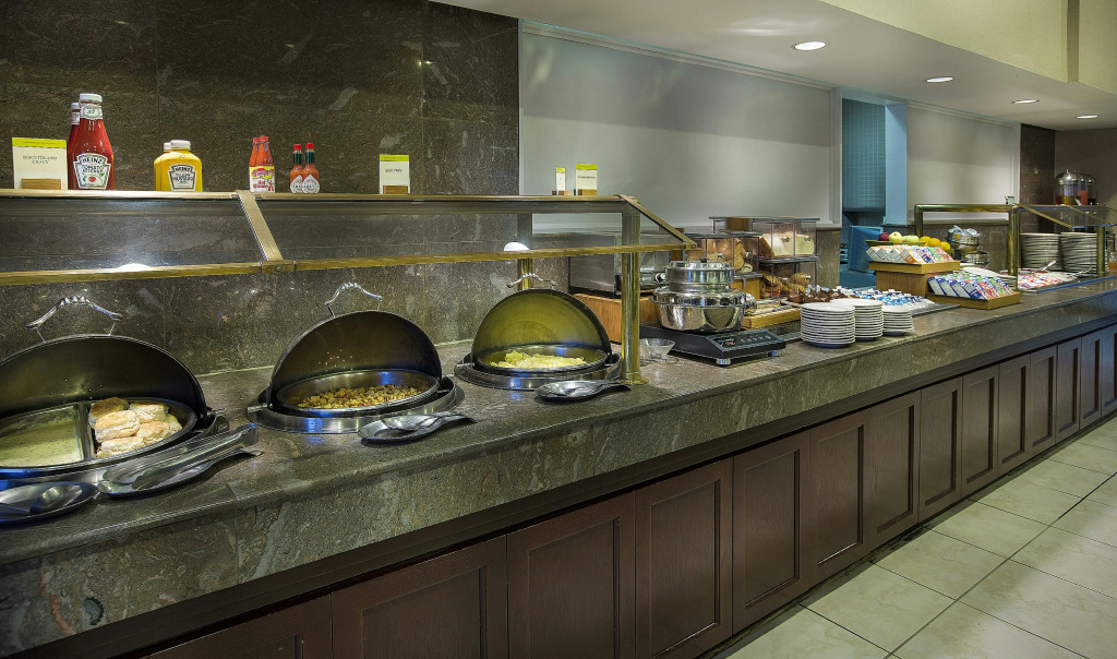 DoubleTree by Hilton Charlotte Airport