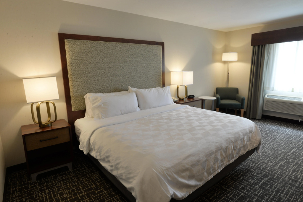 Holiday Inn Hotel & Suites Minneapolis-Lakeville by IHG