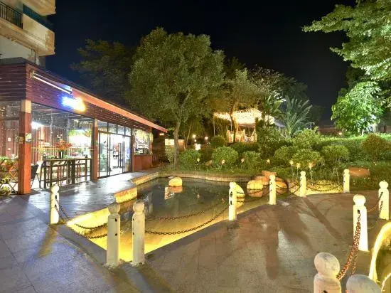 Yuequan Hot Spring Hotel