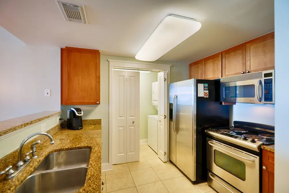 Waterscape A506 - 2 Br condo by RedAwning