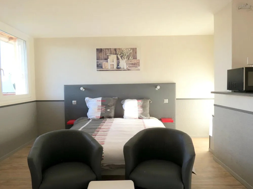 Studio in Toulouse, With Wonderful City View, Furnished Balcony and Wifi