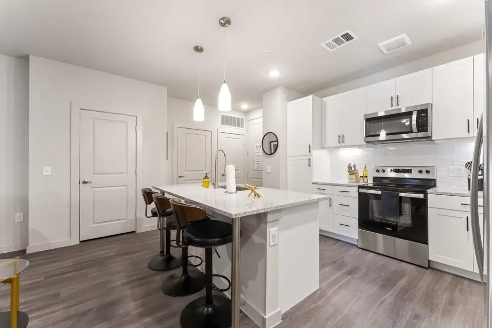 Cozy Chic 2BR King Suite Close to DT Domain UT