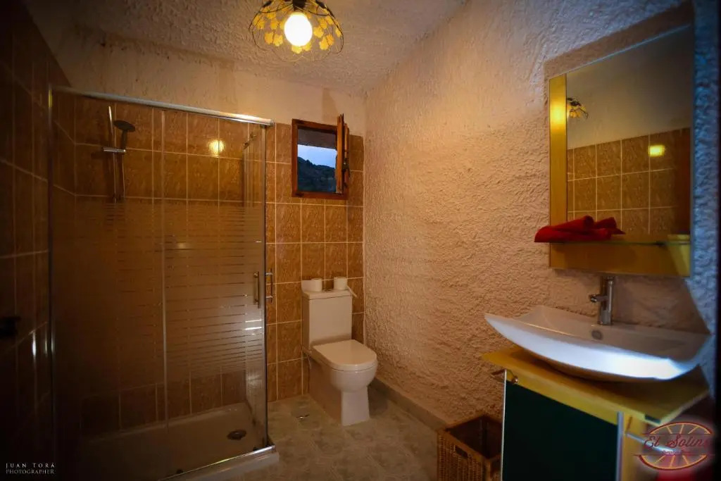 Casas y Cuevas El Solins