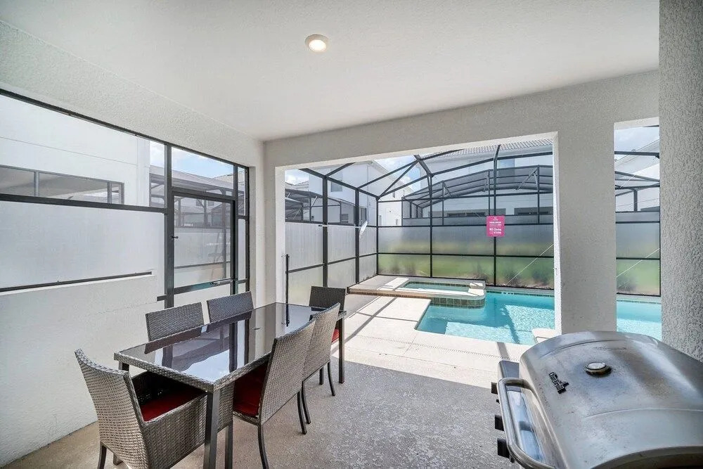 Gorgeous, Modern Home W/private Pool!