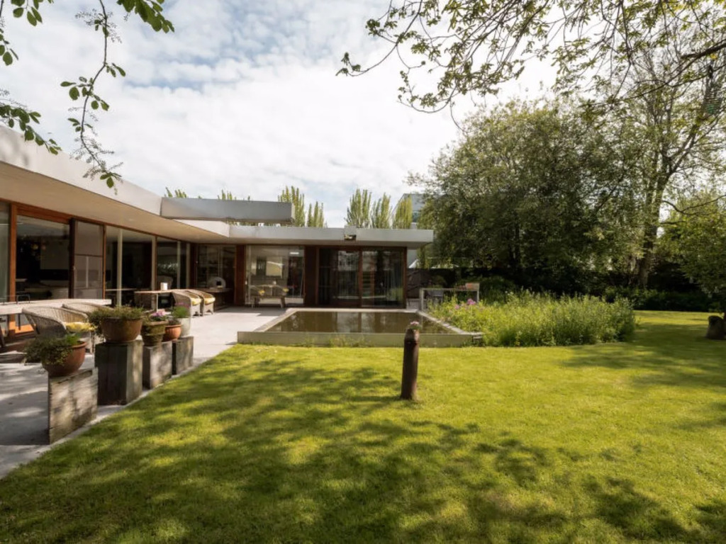 Villa Domicile adoré with garden by Interhome