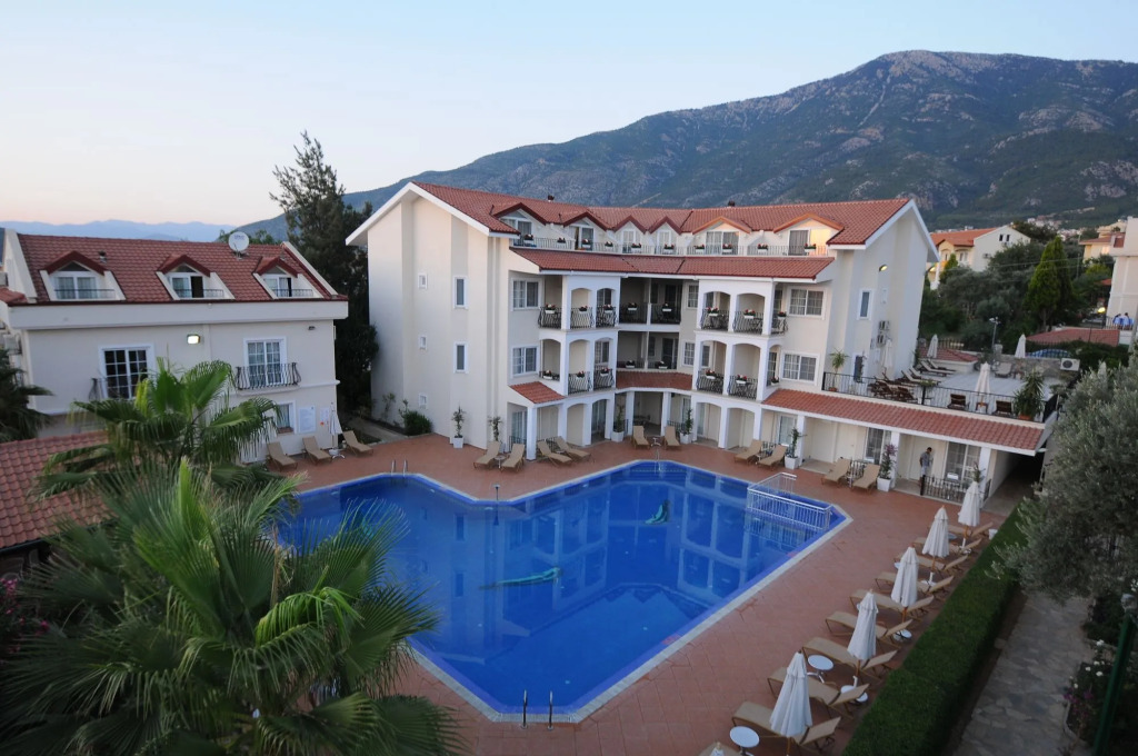 Sea Breeze Hotel and Apartments