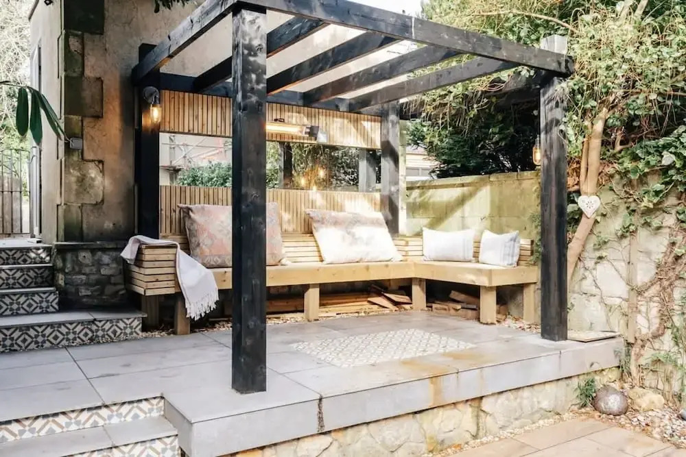 Central Townhouse with Garden & Free Parking
