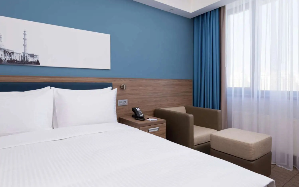 Hampton By Hilton Astana Triumphal Arch