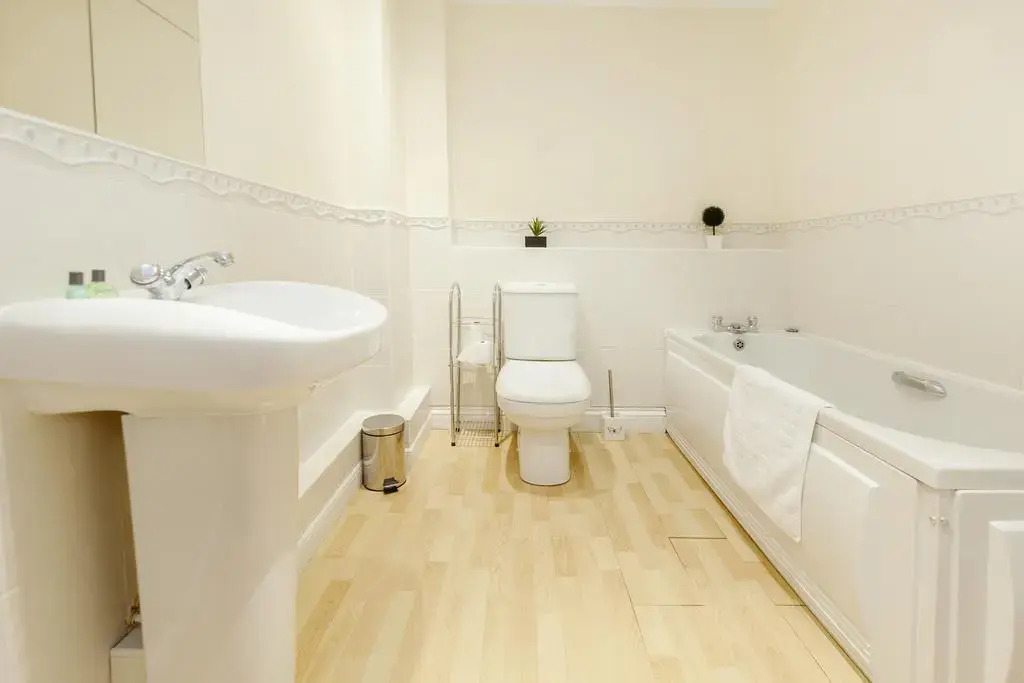 Prime Location Lets - Clarence House Serviced Apartments