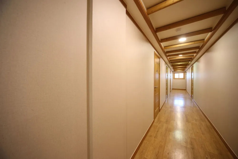 Gyeongju Bee House