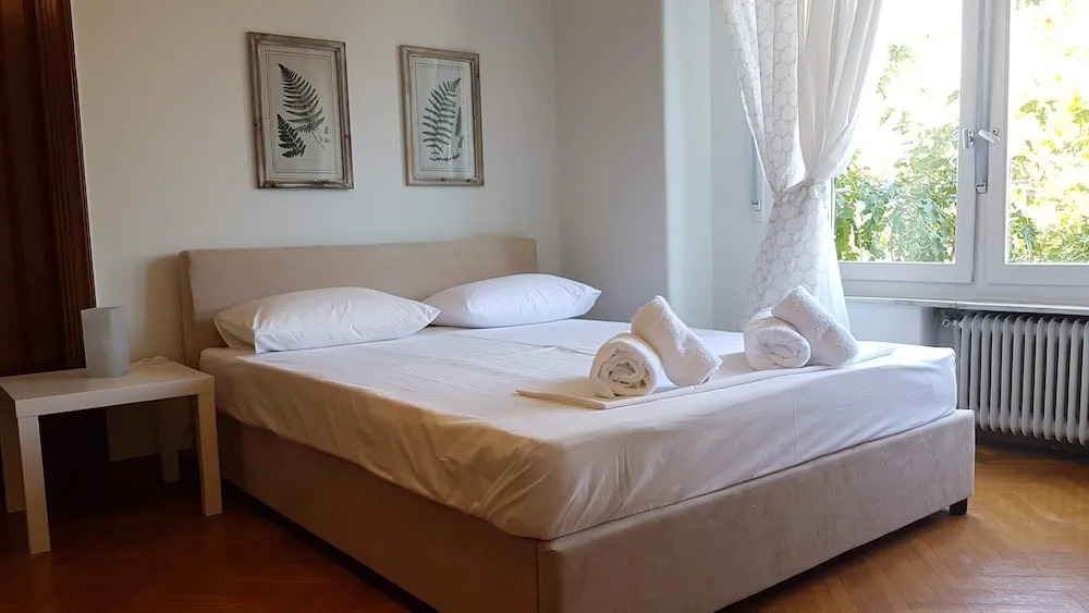 Erra - Violet - Neoclassical - Athens Center,220m²,7 BD,3 BATH