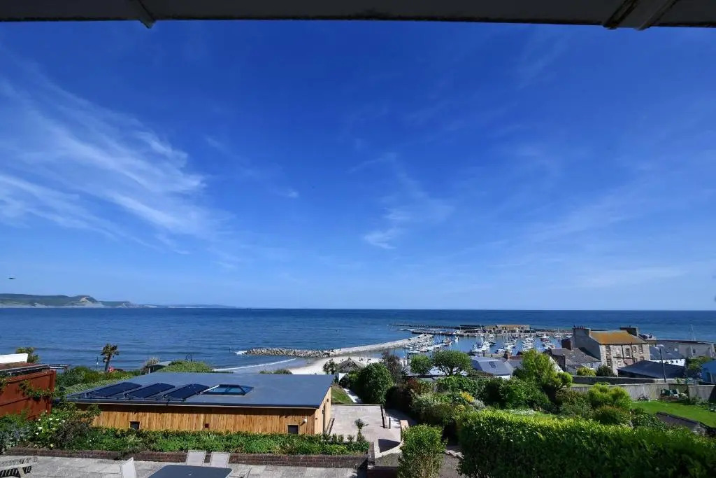 2 Harbour Heights