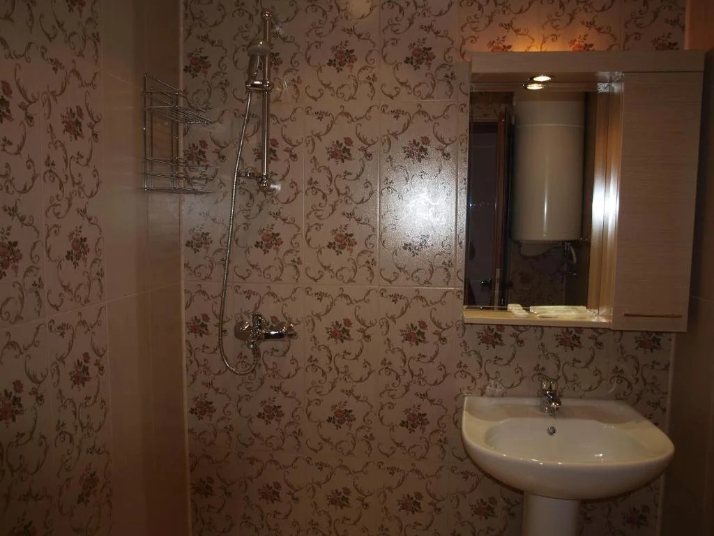 Lili Guest House