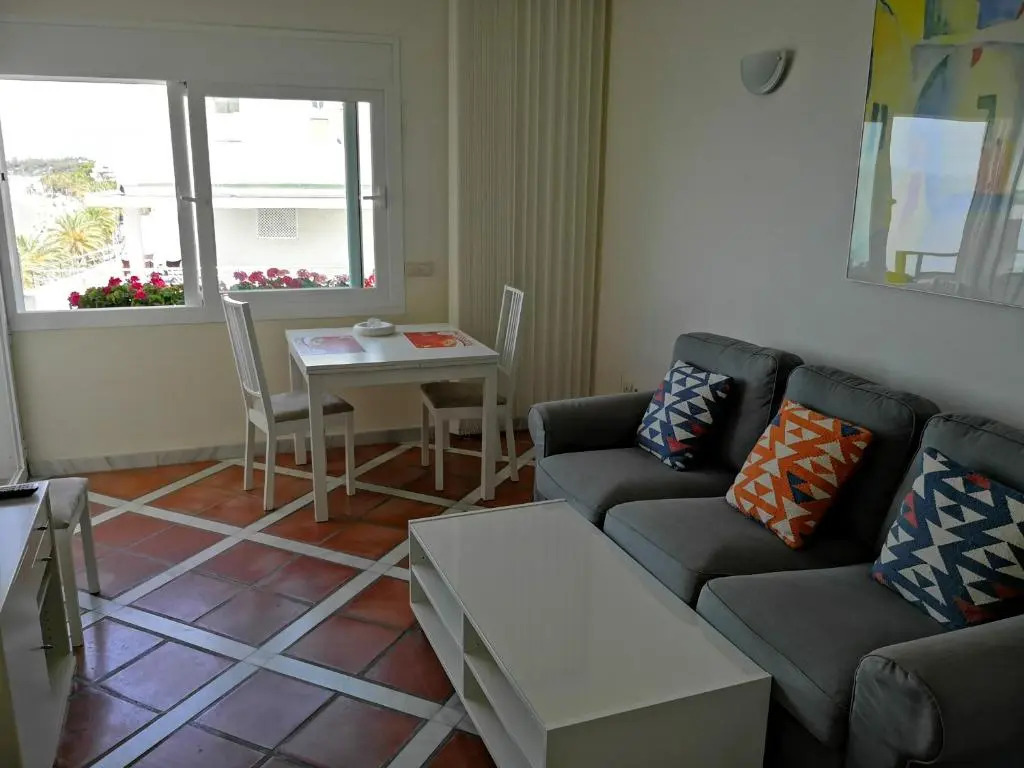 Skol 536C by Completely Marbella