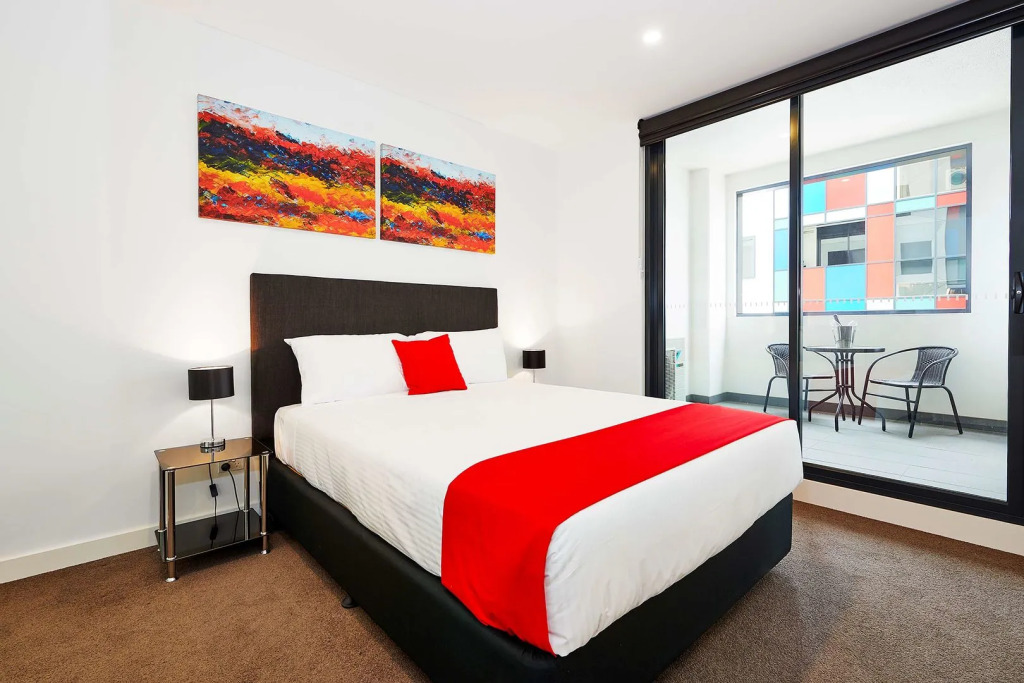Melbourne Knox Central Apartment Hotel Official