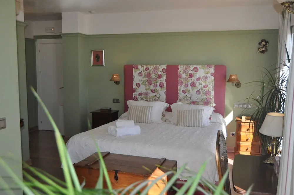Welcome Inn Nerja guest house Luxury Bed & Breakfast