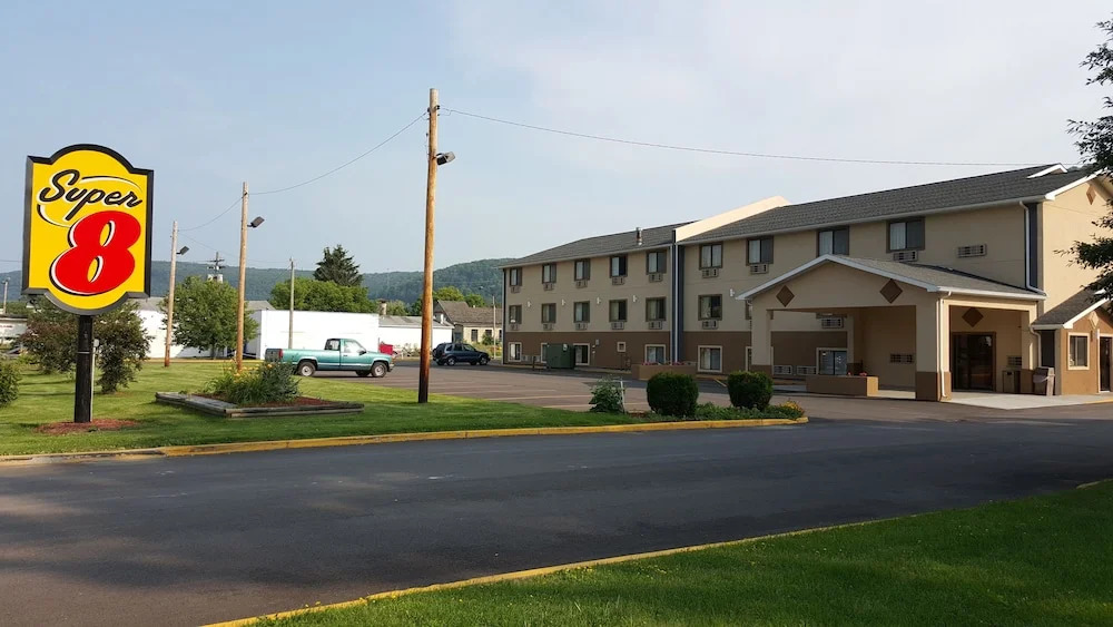 Super 8 Bath Hammondsport Area