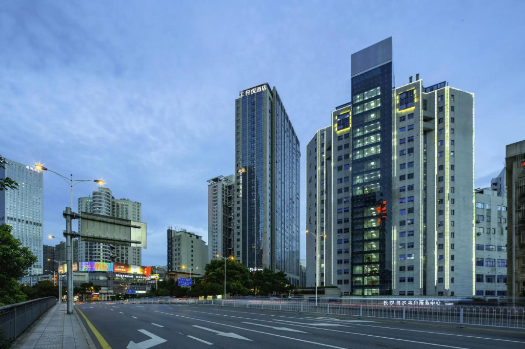 Xuanyue Hotel (Wuyi Square IFS International Financial Center)