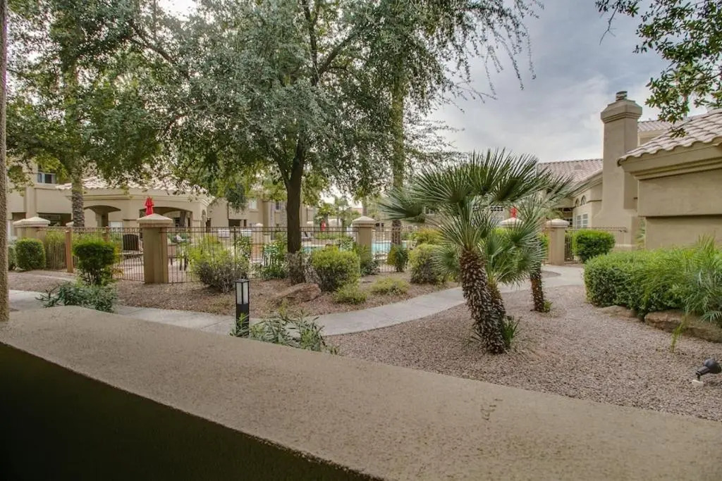 Cozy 1-bdrm Scottsdale Condo Next to Pool