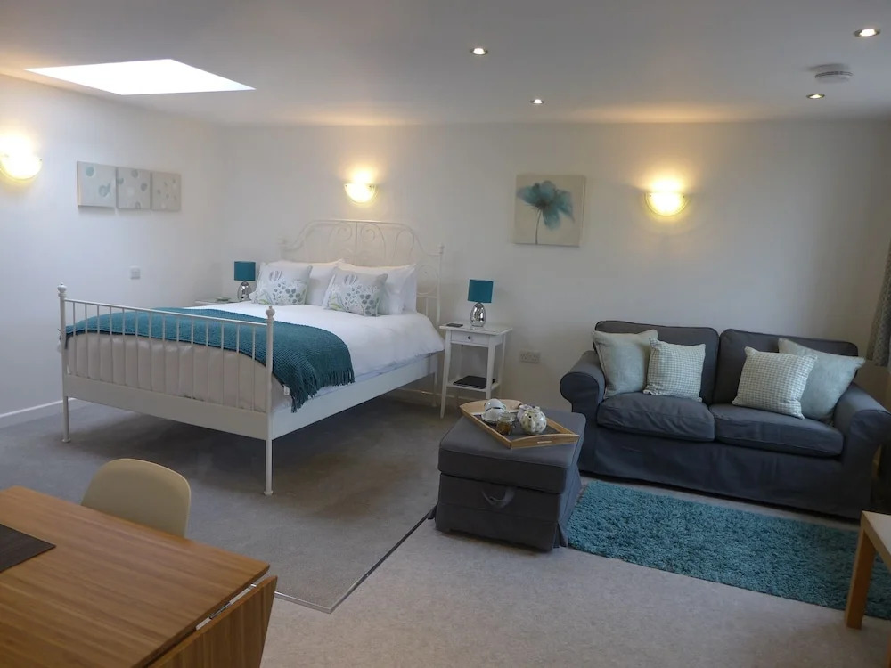 The Rock self-catering holiday cottage and garden lodges