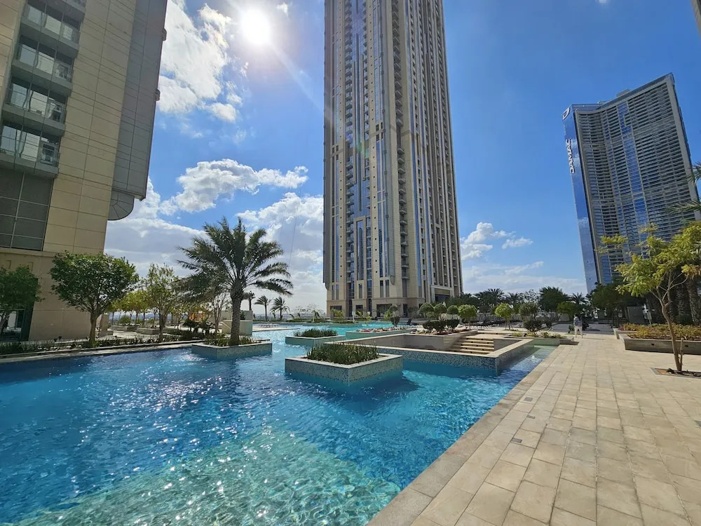 WelHome - Stunning 3BR Apartment with Balcony and Canal View