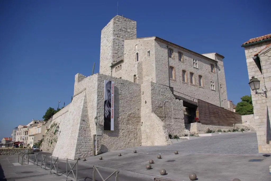 Grand Studio Azur Avec Terrasse - Vieil Antibes