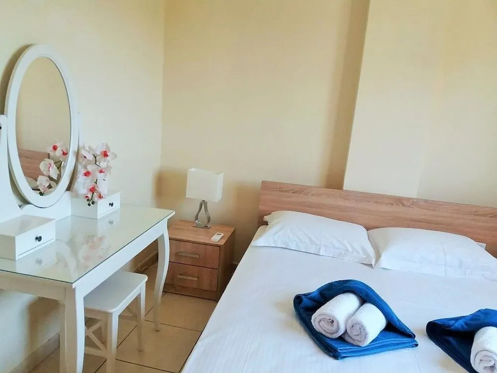 206 Sunrise Beach Apartment