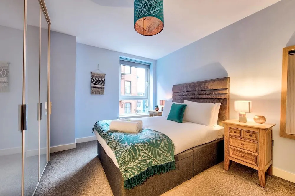 Modern 2 Bed Merchant City Apt With Lift!