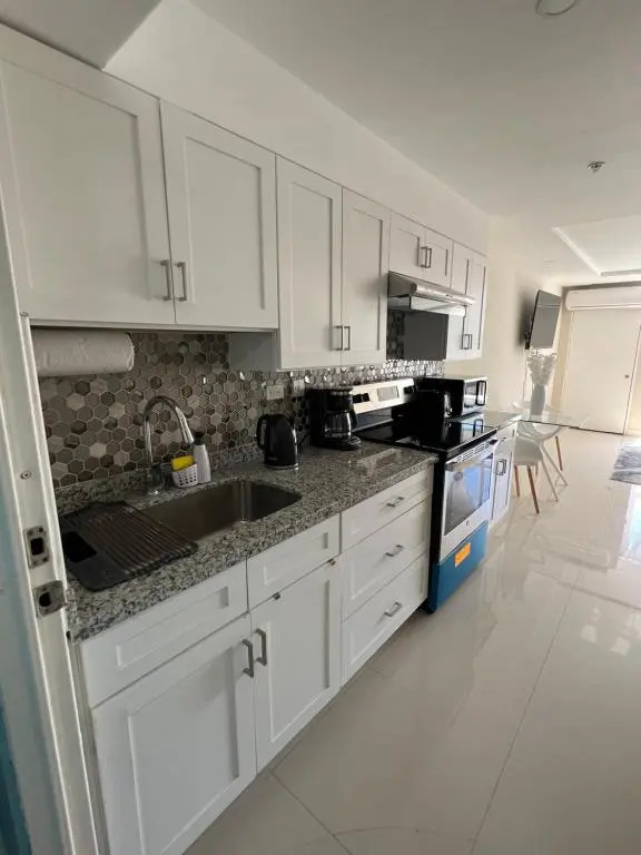 Large Luxurious Beach Front at Bayfront Villa