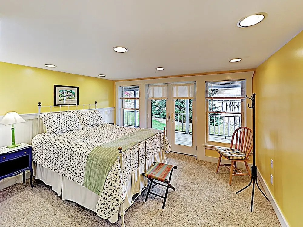 New Listing! Bayfront Getaway W/ Stunning Views 4 Bedroom Home