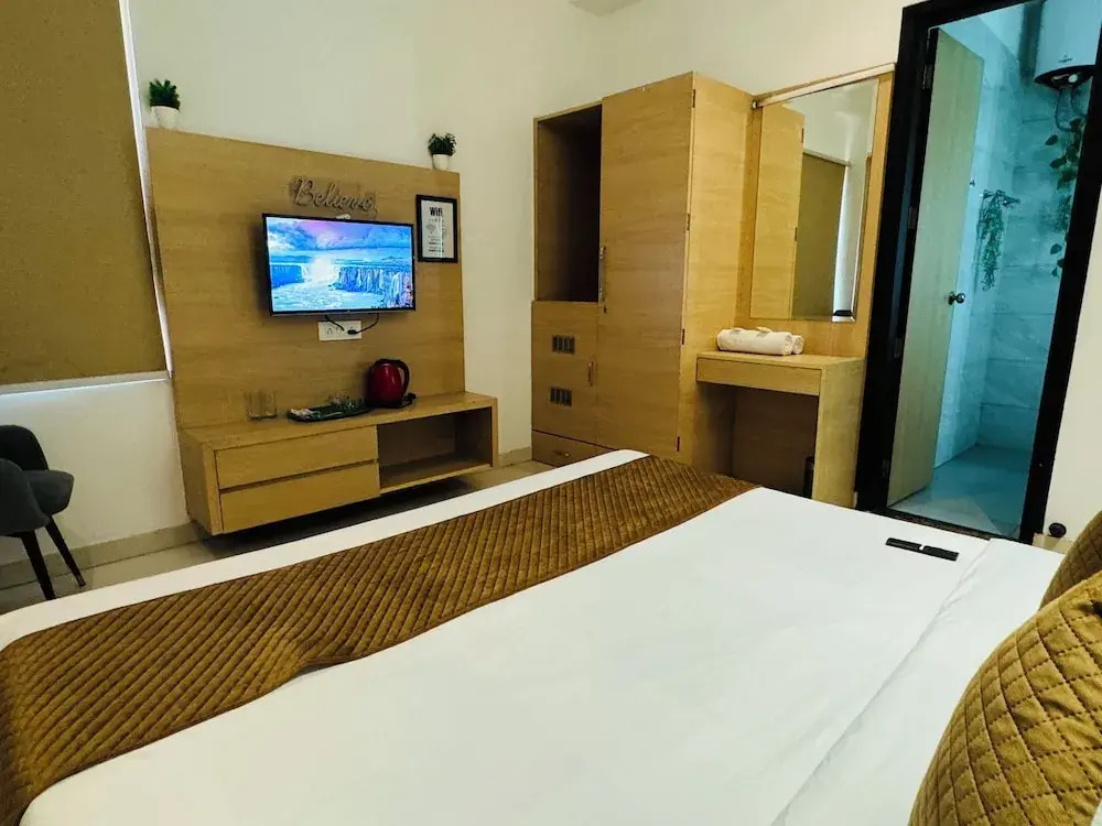 HolidayVilla - 1st Japanese Pod, Rooms & Suites - Green Avenue Amritsar