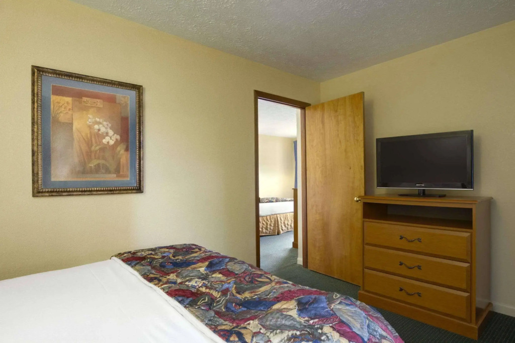 Ramada Pigeon Forge South Hotel