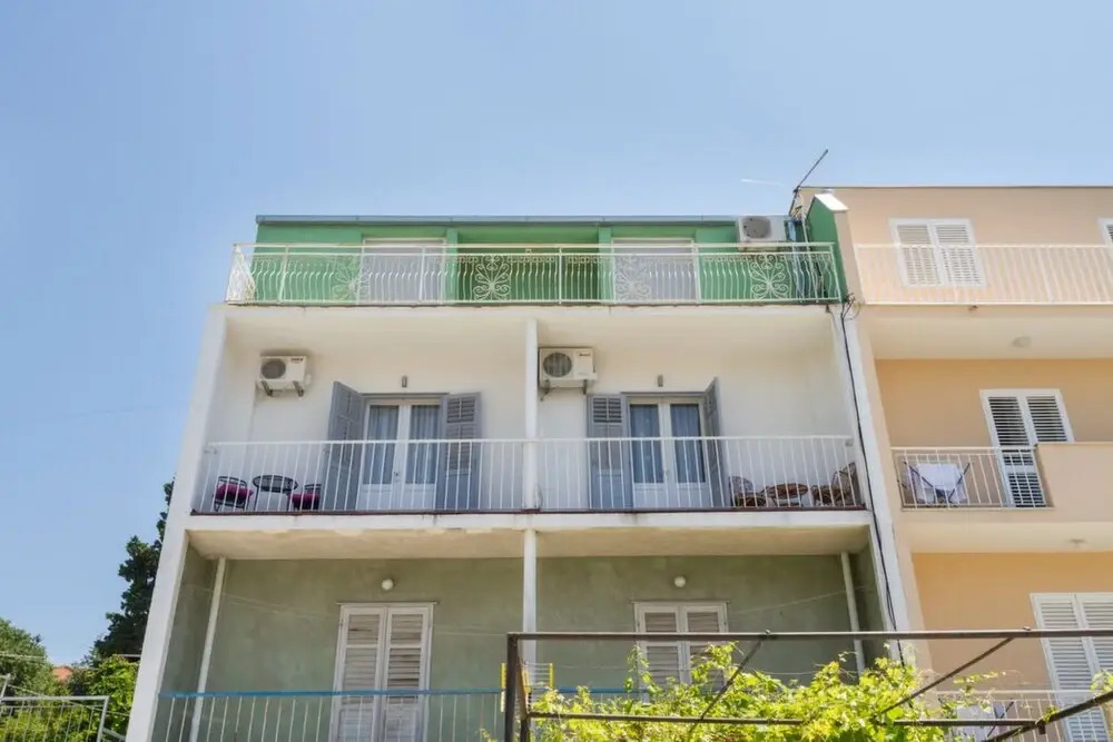 Neven - Comfortable & Great Location - A1