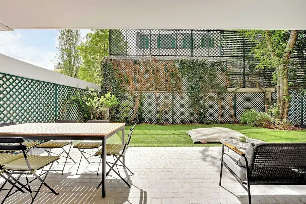 Passy / Eiffel Tower - Amazing 2BR With Garden