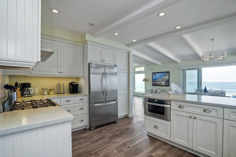 5185 Shore Drive