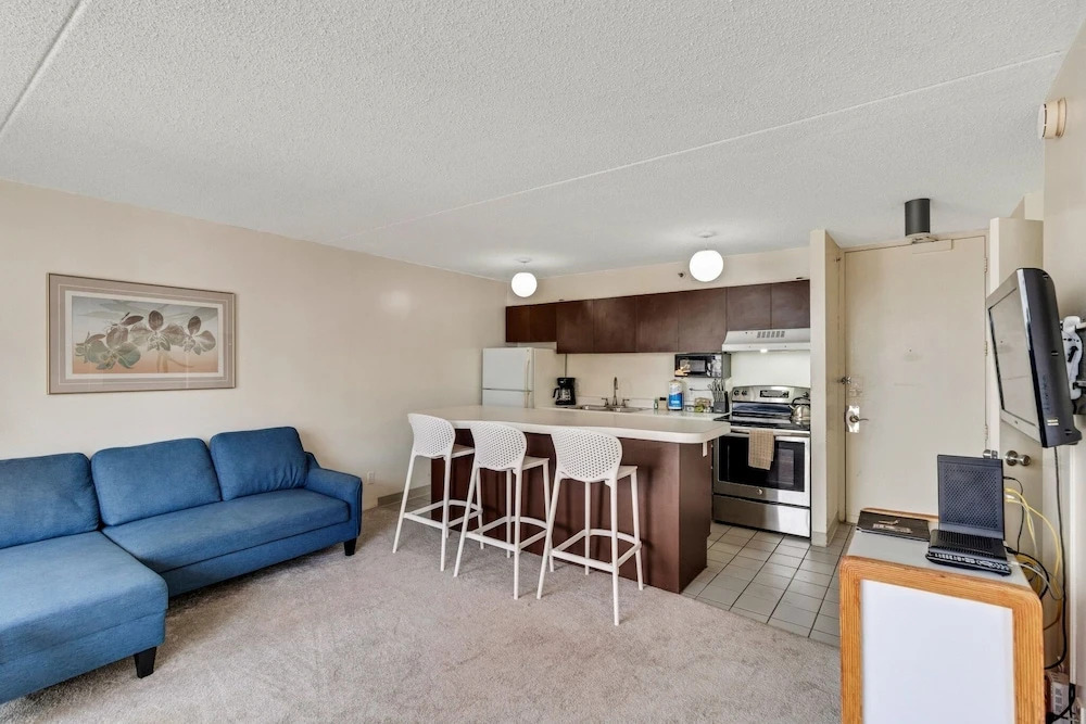 Waikiki Banyan #2801-1 by RedAwning