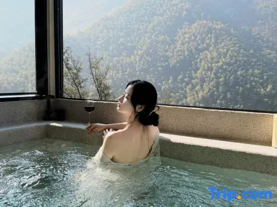 Anji Thirty-Three Villa · Hillside Wild Luxury Private Hot Spring Resort