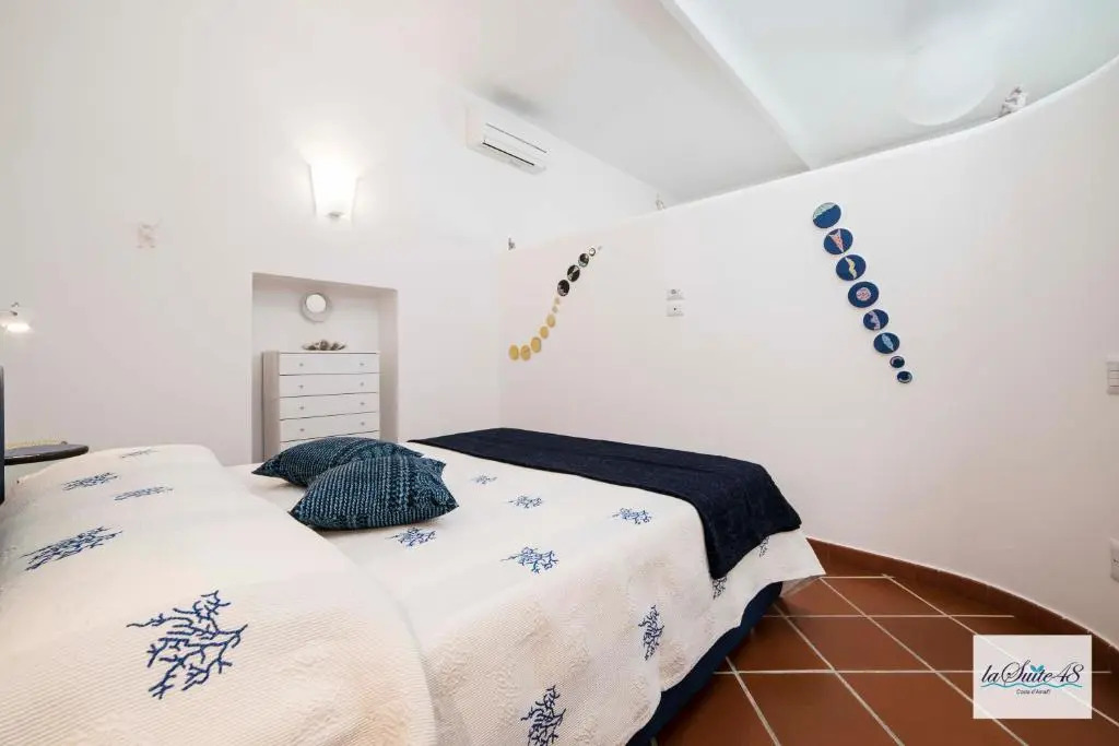 La Suite 48