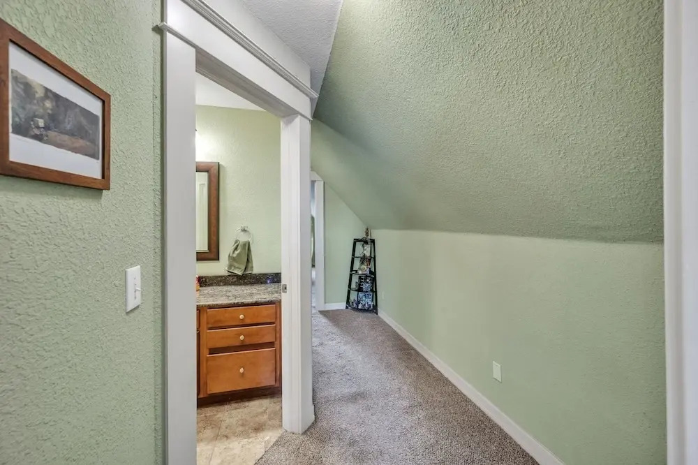Stylish 2-story Home - Perfect Denver Location 2 Bedroom Home