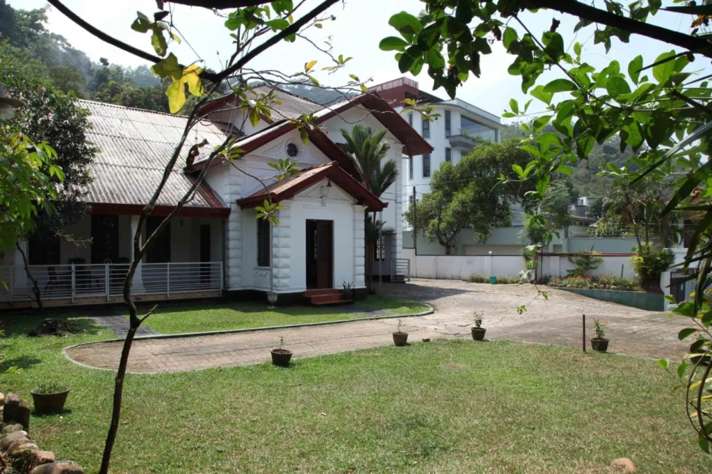 Antique Tourists Lodge