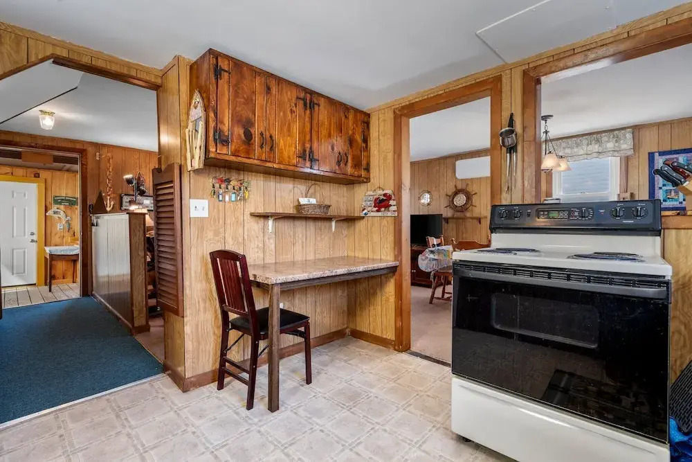 Beachfront Pet Friendly Sleeps 15 Bbq!