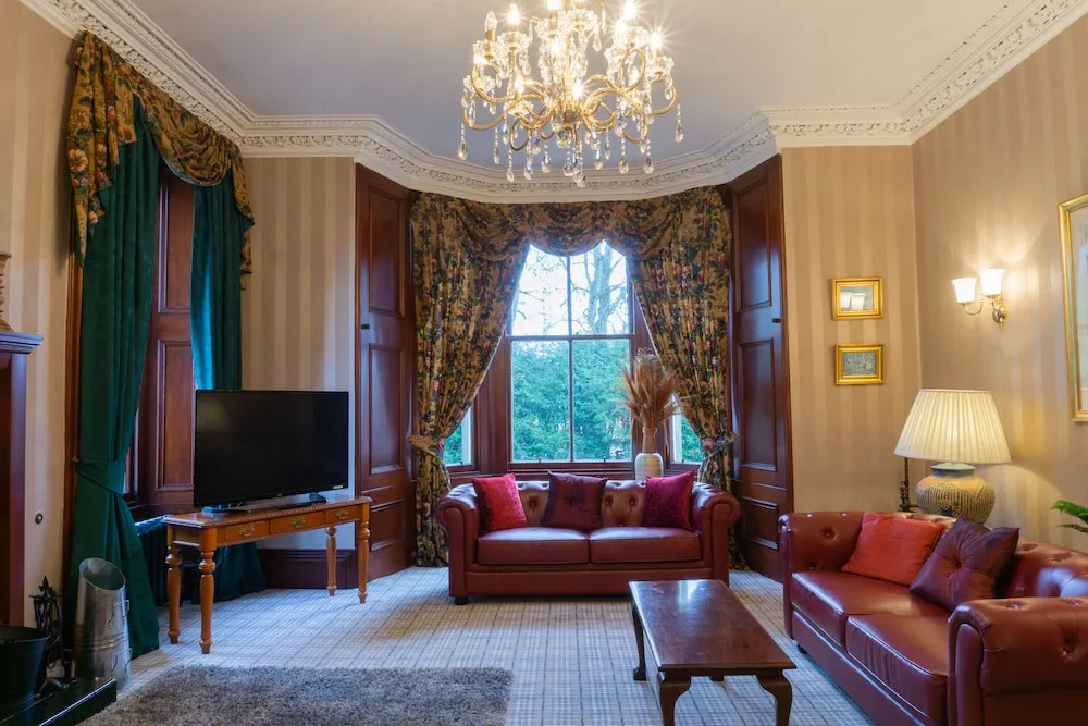 Newton Manor House - Luxury Retreat Sleeps 13